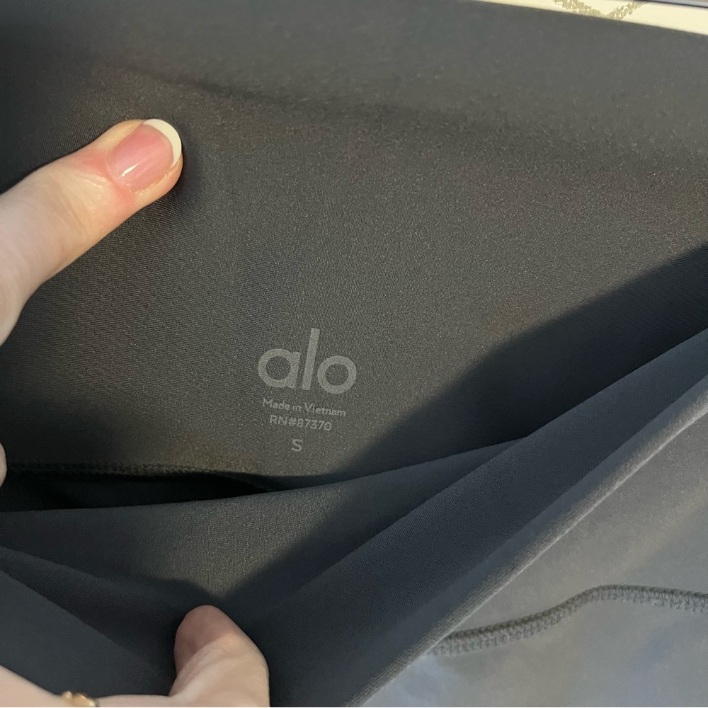 ALO Yoga Airlift Legging Anthracite Gray 28” - Picture 4 of 6
